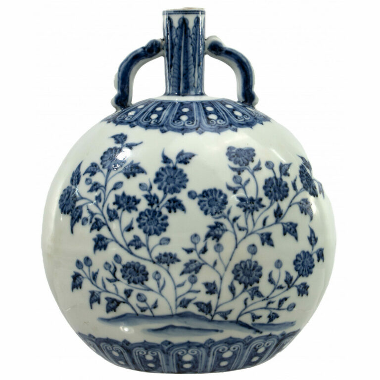 Chinese Blue and White Porcelain Moonflask Vase